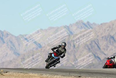 media/Dec-01-2025-Moto Forza (Mon) [[2daa91e15f]]/3-Beginner Group/Session 4 Turn 9/